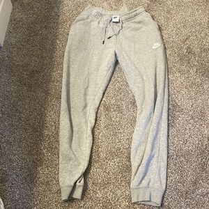 Women’s Nike sweatpants
